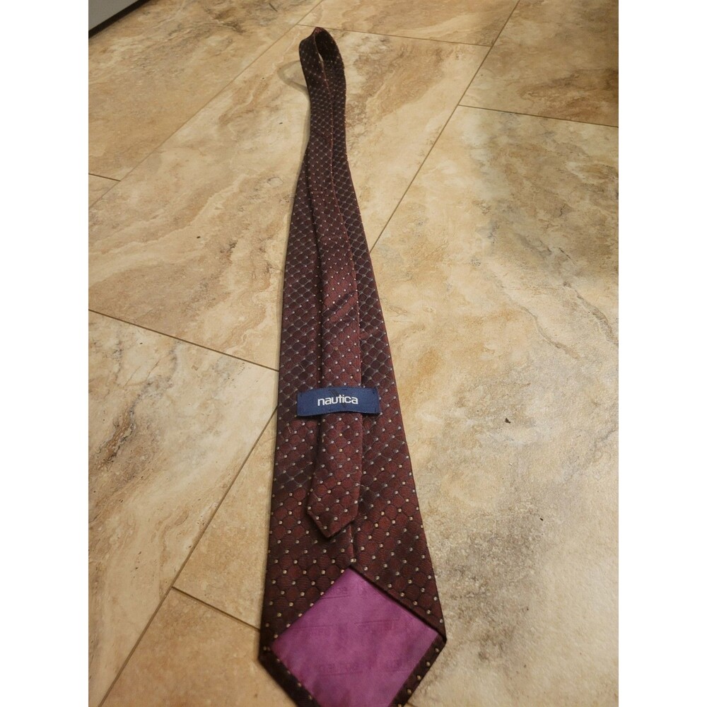 Nautica Classic Preppy Conservative Burgundy & Gold Tie 100% Silk EUC